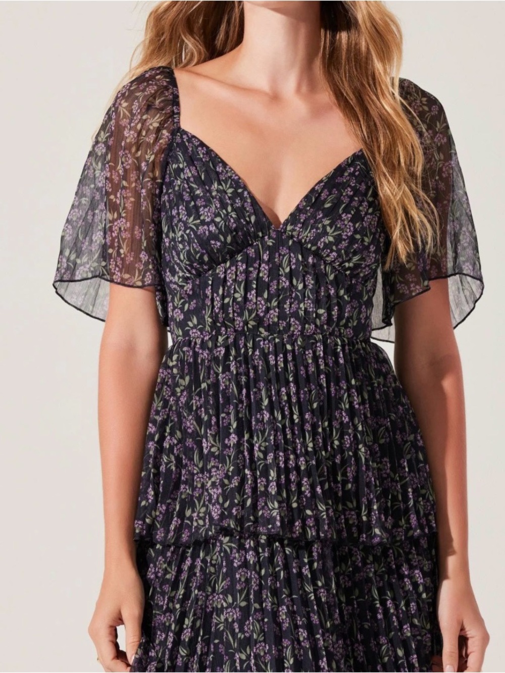 ASTR Gracelynn Pleated Tiered Maxi Dress in Black and Purple Size M